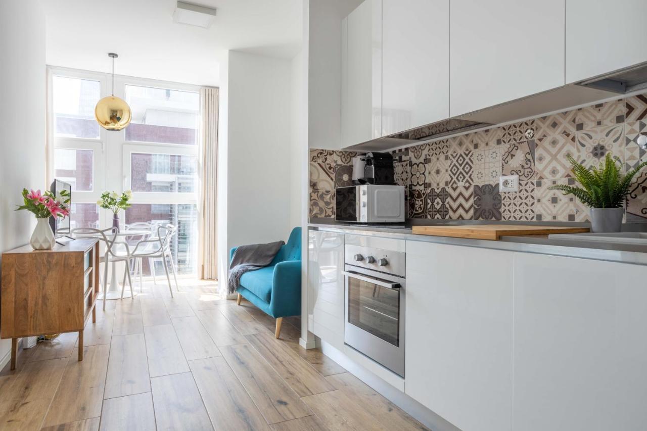 Sunlit 1 Bedroom Apt Via Pirelli Mailand Exterior foto